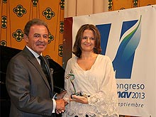 D. Jos Luis Prieto Otero, Presidente de UNAV y D. Ana Cobo Carmona, Ayuntamiento de Linares (Concejala de Comercio)