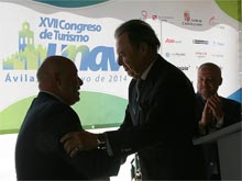 XVII CONGRESO DE TURISMO UNAV 2014 - VILA, 8 de Mayo de 2014 - Cmo recuperar la rentabilidad perdida?