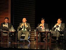 D. Manuel Martín, Subdirector Ventas National ATESA, D. Víctor Moneo, Director Ventas IBERIA LAE, D. Ramón Sánchez, Director Comercial AMADEUS ESPAÑA y D. Víctor Bañares, Director Comercial RENFE