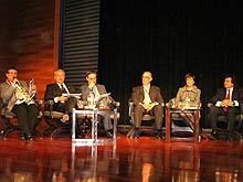 Dª. Esther Eiros, Directora programa Gente Viajera de ONDA CERO, D. Agustín Lamana, Director General Grupo STAR, D. Juan José Oliván, Director Gral. Grupo AIRMET, D. Emiliano González, Director General de MSC Cruceros, Dª Rosa Paramio, Directora de TOURMUNDIAL y D. Luis Mata Subdirector General TRAVELPLAN