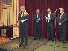 Dª. Paloma Ferré, Directora Programa Madrileños por el Mundo, D. José Luis Prieto, Presidente  de la Unión de Agencias de Viajes (UNAV), D. Ramón Buendía, Consejero de UNAV y D. José Luis Ramil, Presidente de la Asociación de Grupos Comerciales (AGRUPA)